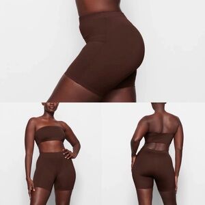 NWT SKIMS Women Mid-Waist Swim Short - Size L - Cocoa